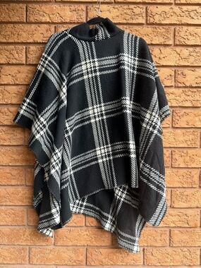 4/$25 • Black & White Plaid Poncho Sweater